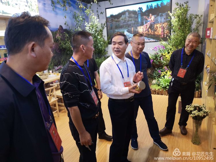 县政府张春华县长到展馆指导工作